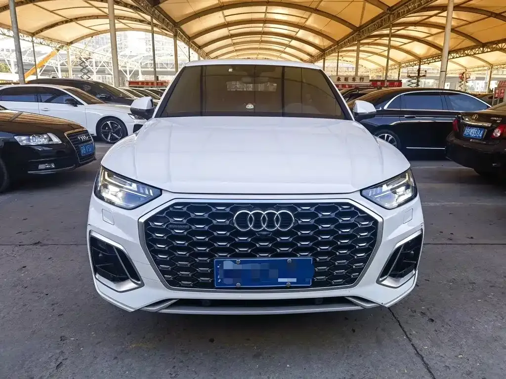 Audi Q5L Sportback 2022 из CN, фото 2