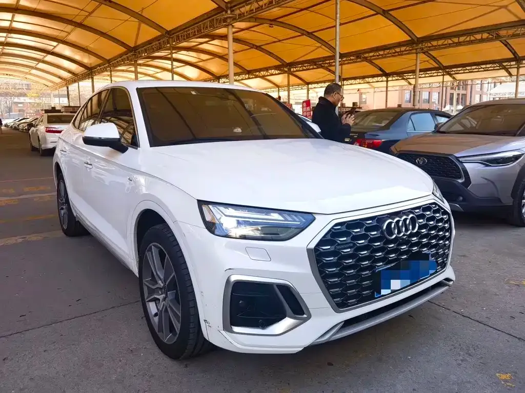 Audi Q5L Sportback 2022 из CN, фото 8