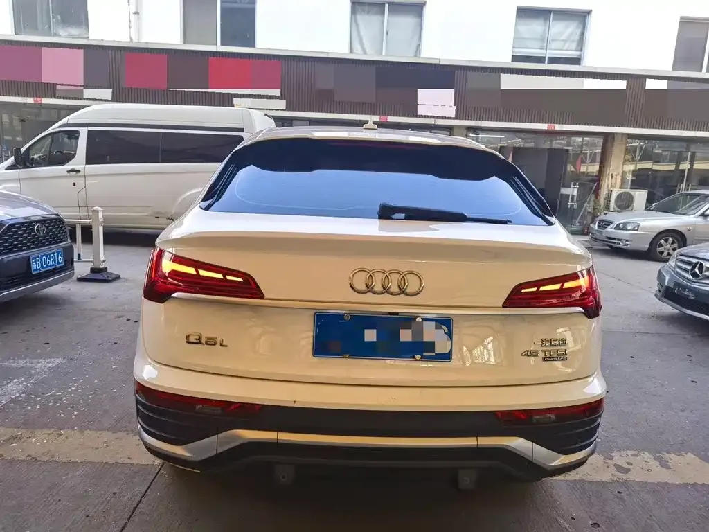 Audi Q5L Sportback 2022 из CN, фото 9
