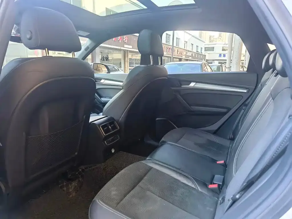 Audi Q5L Sportback 2022 из CN, фото 7