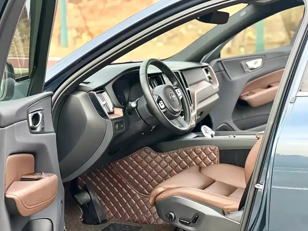 Volvo XC60 2021 из CN, фото 10
