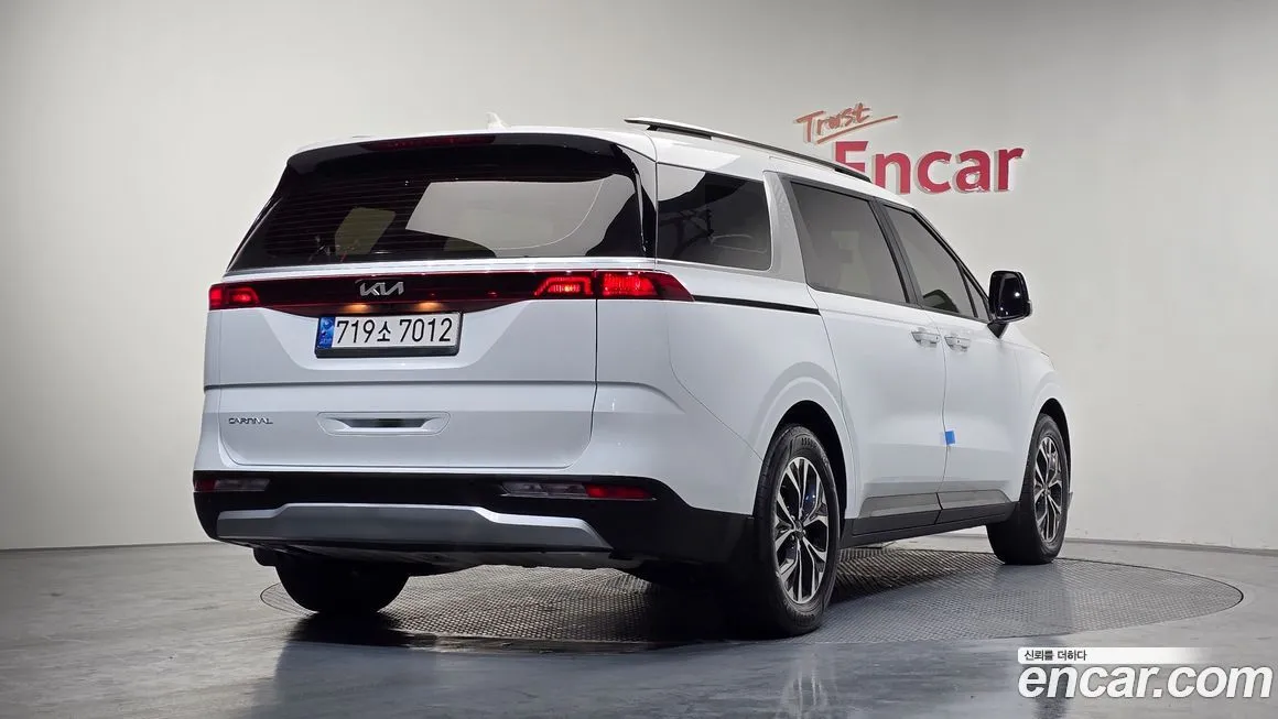 Kia Carnival 2023 из KR, фото 2