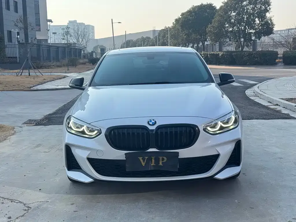 BMW 1 Series 2022 из CN, фото 2