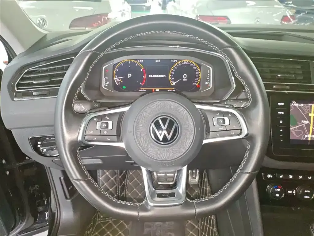 Volkswagen Tiguan L — фото 3
