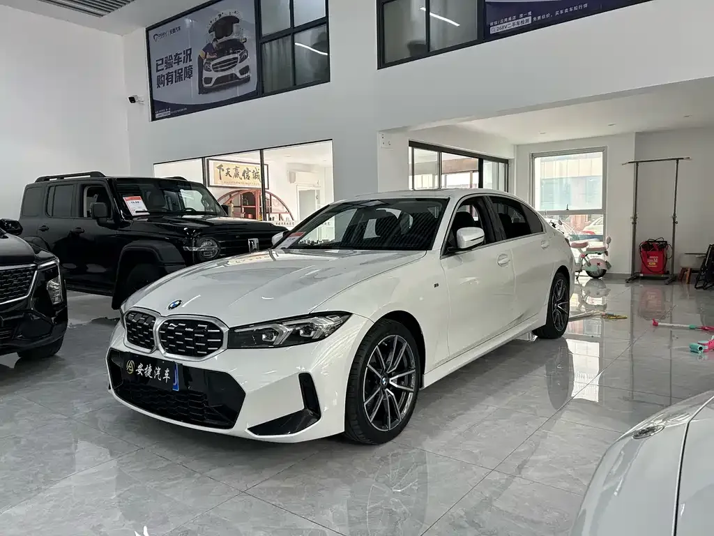 BMW 3 Series 2023 из CN, фото 1
