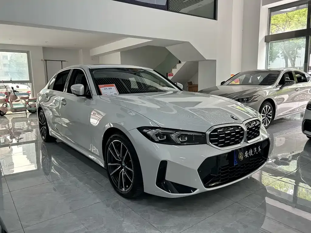 BMW 3 Series 2023 из CN, фото 10