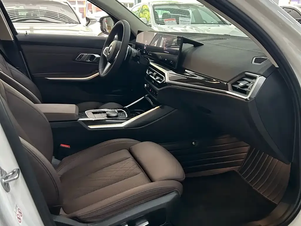 BMW 3 Series 2023 из CN, фото 7