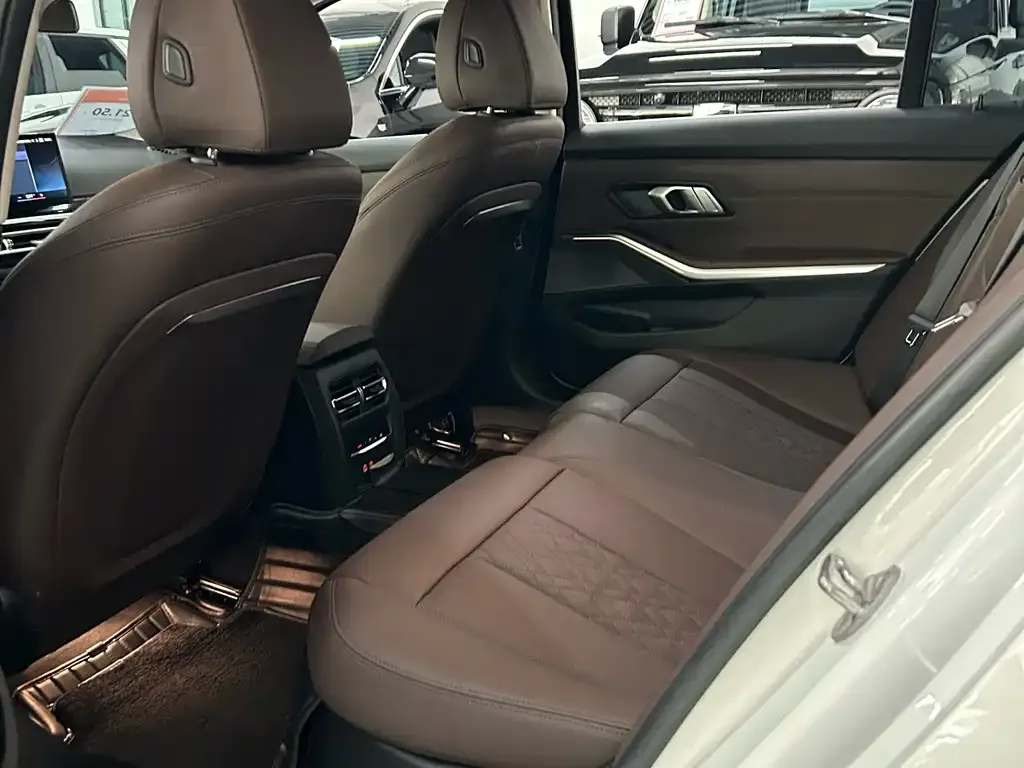 BMW 3 Series 2023 из CN, фото 6