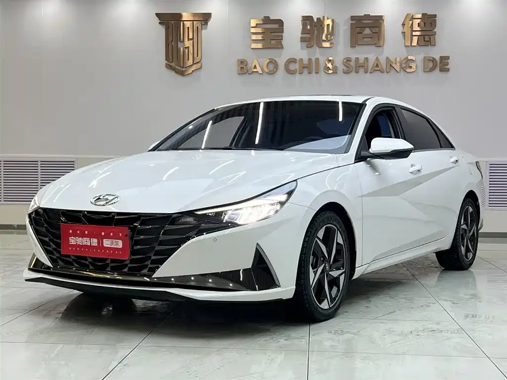 Hyundai Elantra 2023 из CN, фото 1