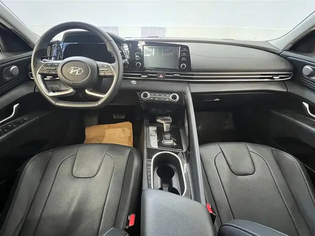 Hyundai Elantra 2023 из CN, фото 4