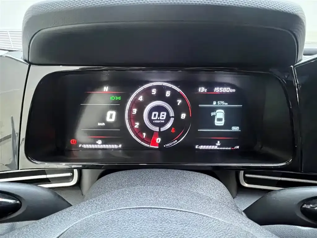 Hyundai Elantra 2023 из CN, фото 2