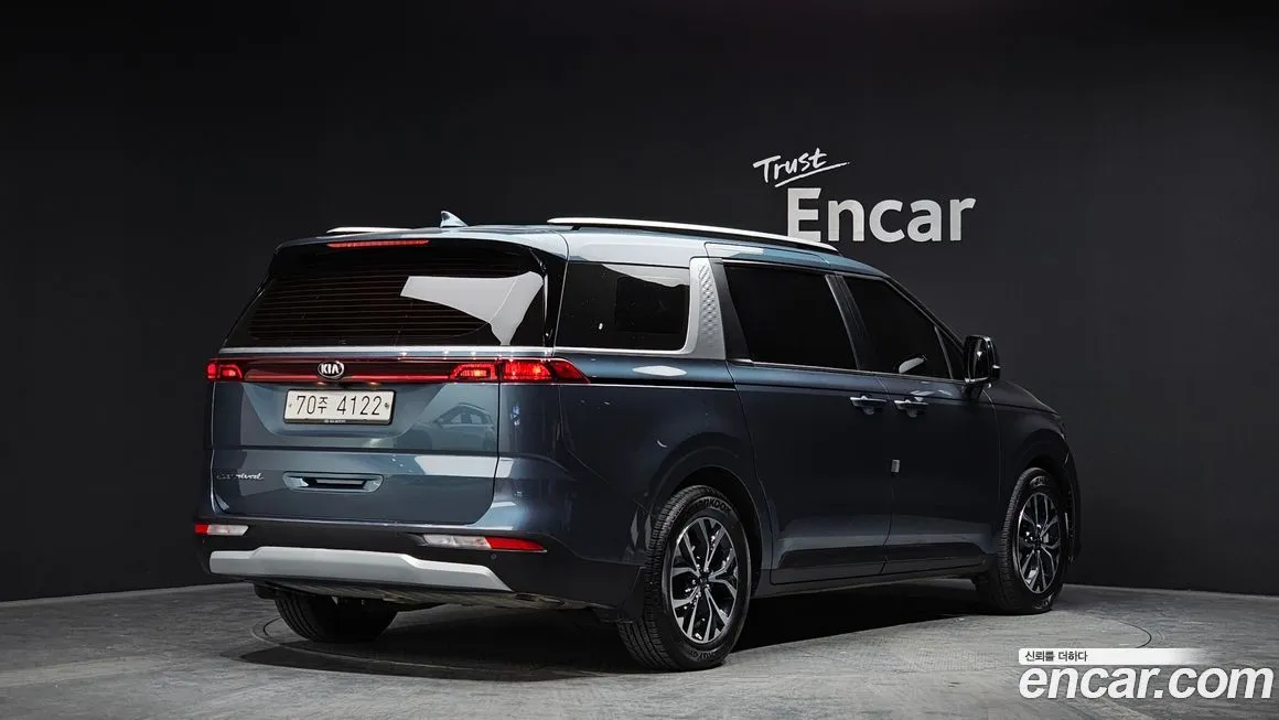 Kia Carnival — фото 5