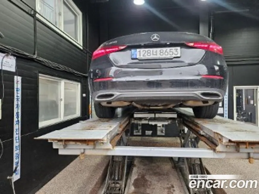 Mercedes-Benz C-Class 2023 из KR, фото 3