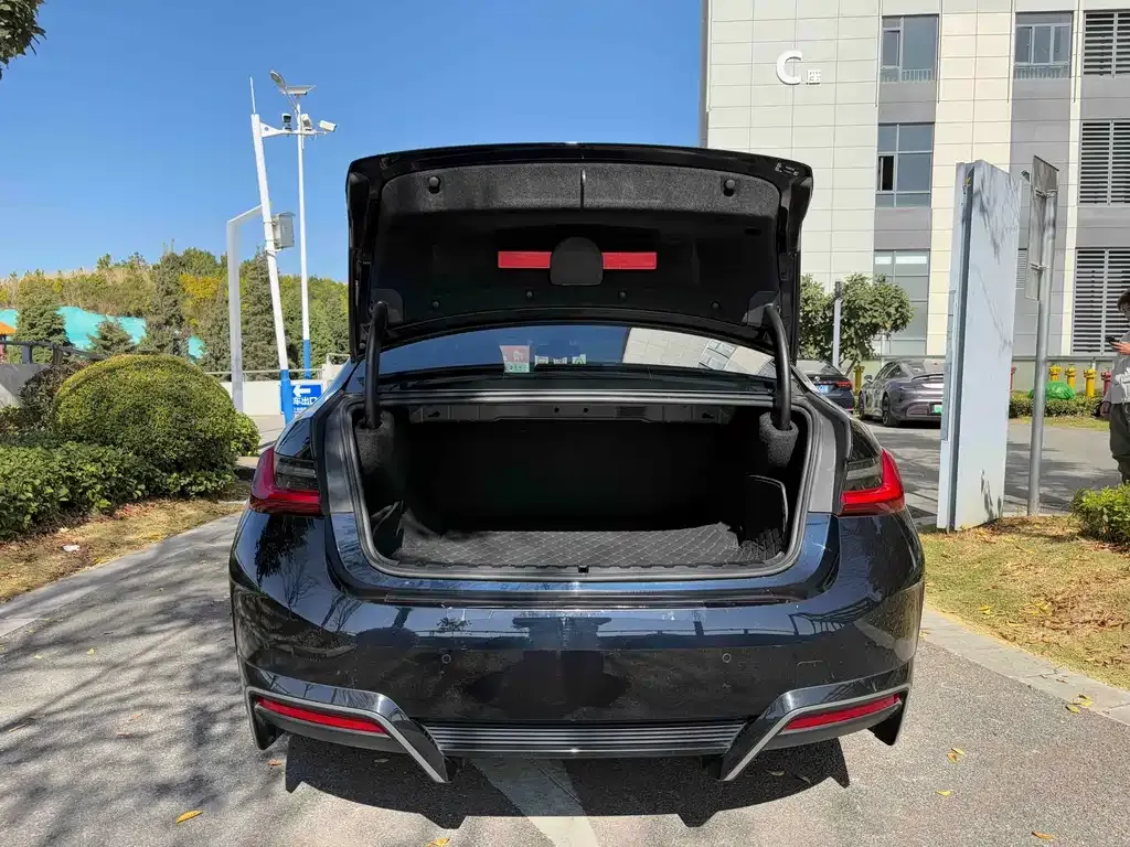 BMW i3 2024 из CN, фото 7