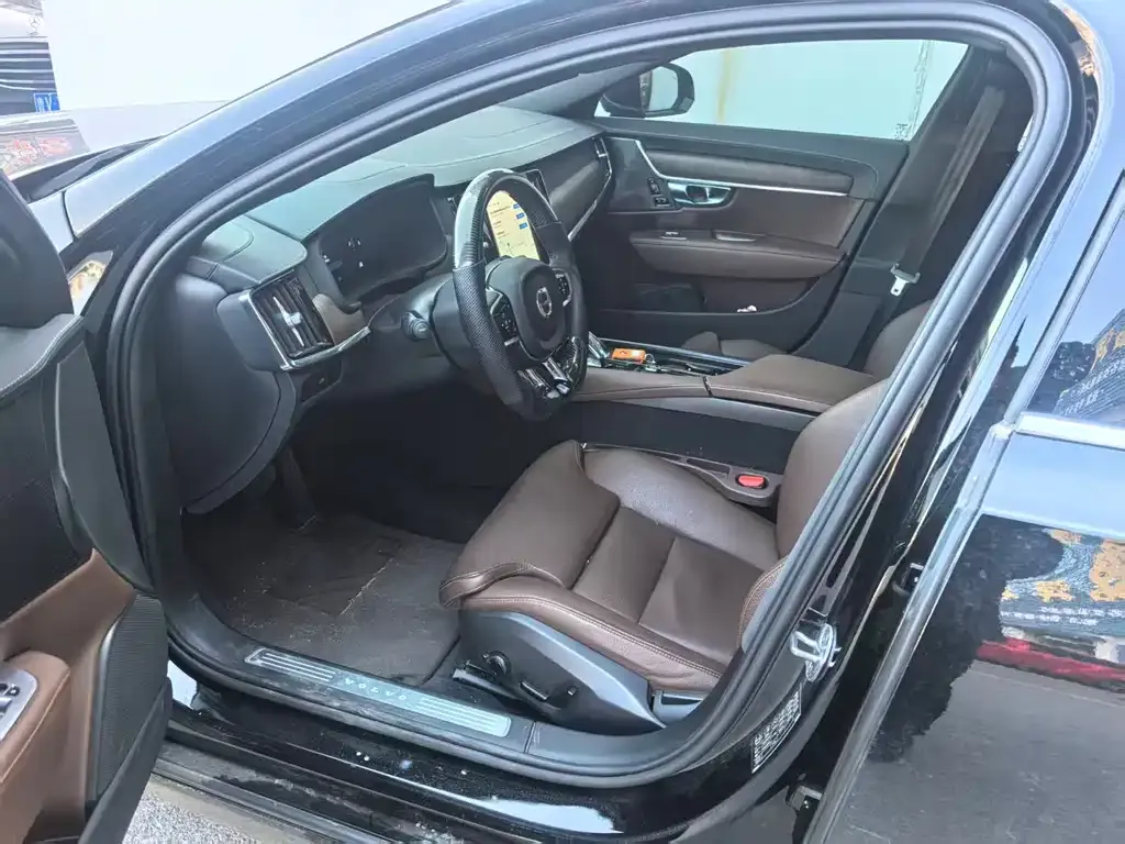 Volvo S90 2024 из CN, фото 6