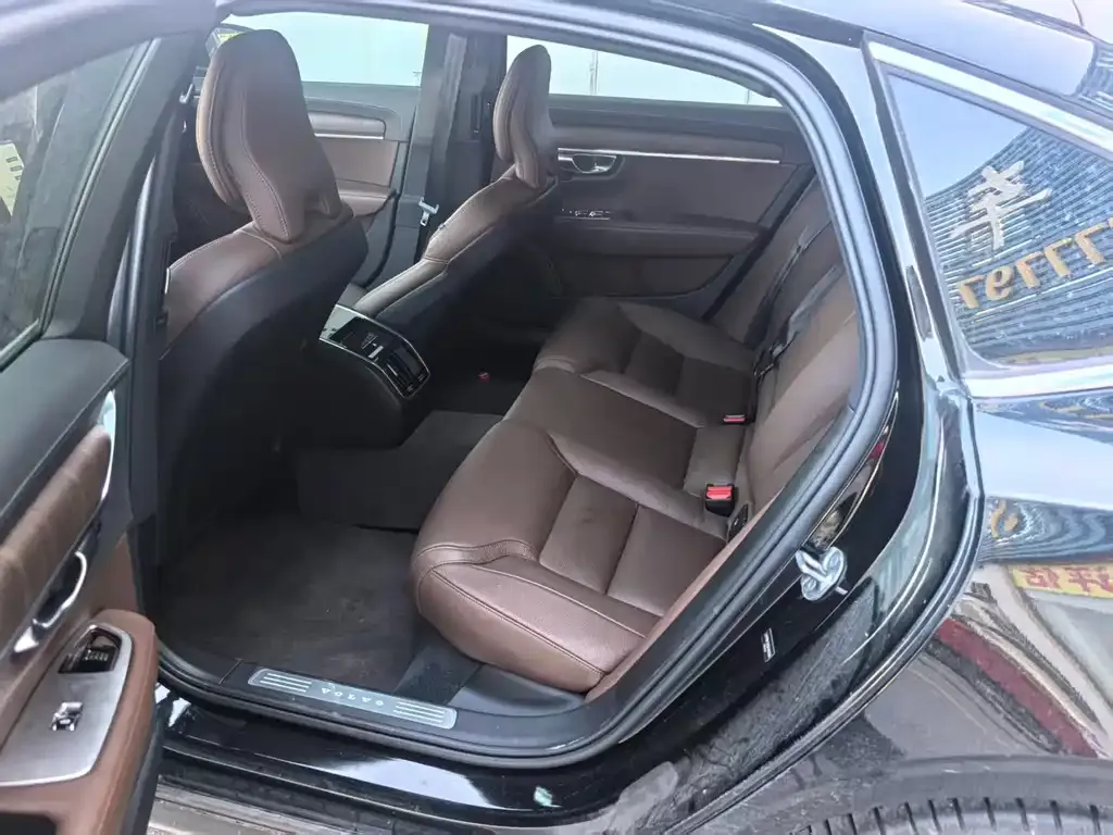 Volvo S90 2024 из CN, фото 10