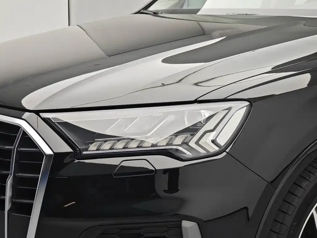 Audi Q7 2024 из CN, фото 10