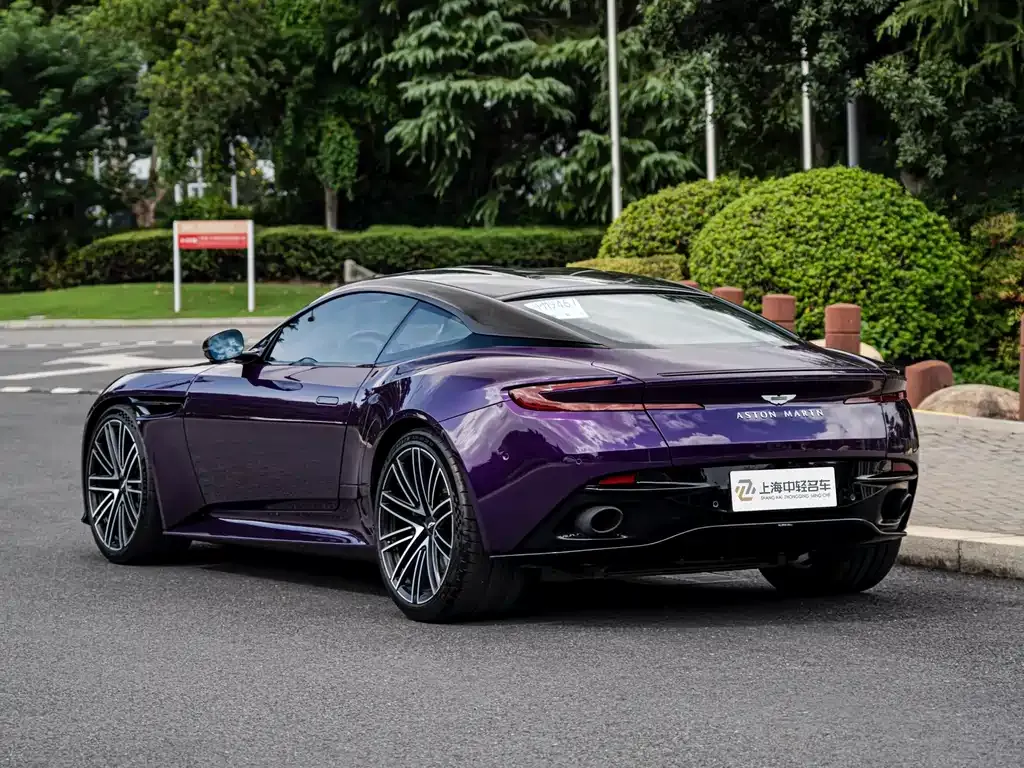 Aston Martin DB12 2024 из CN, фото 8