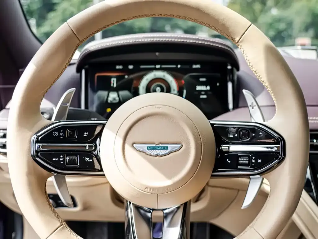 Aston Martin DB12 2024 из CN, фото 2