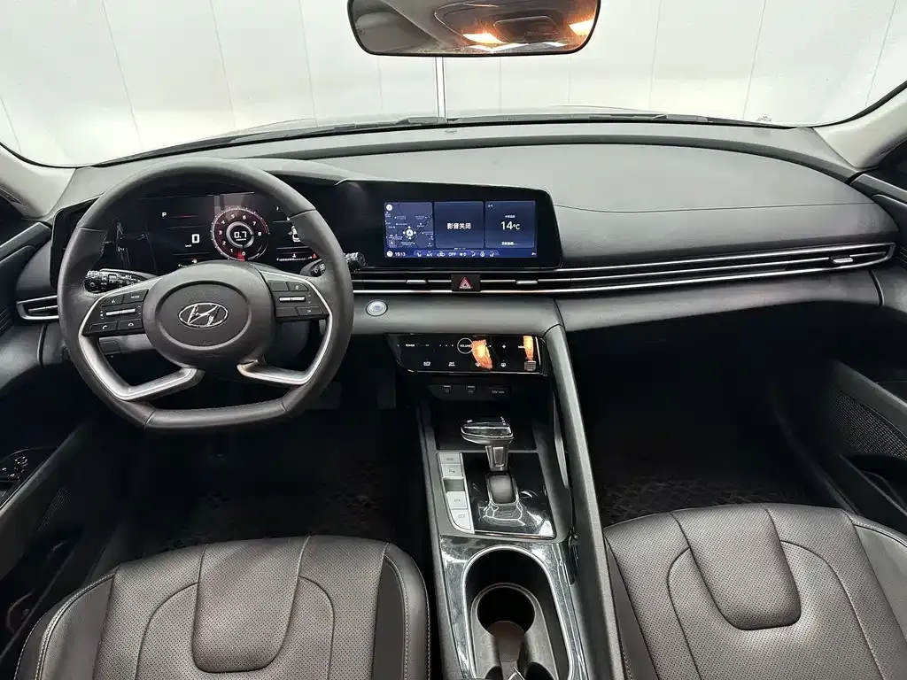 Hyundai Elantra 2022 из CN, фото 4