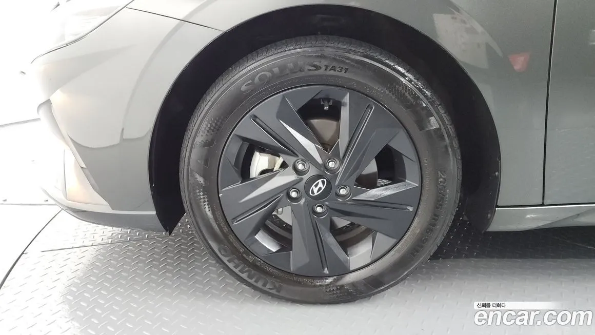 Hyundai AVANTE 2023 из KR, фото 2