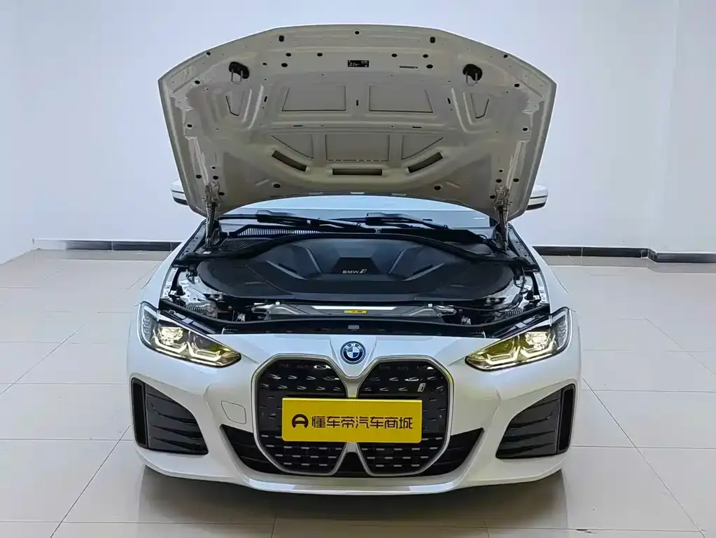BMW i4 2025 из CN, фото 3