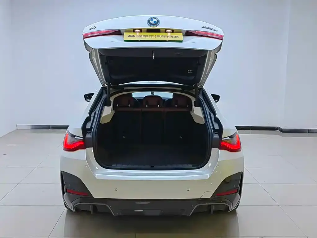 BMW i4 2025 из CN, фото 6
