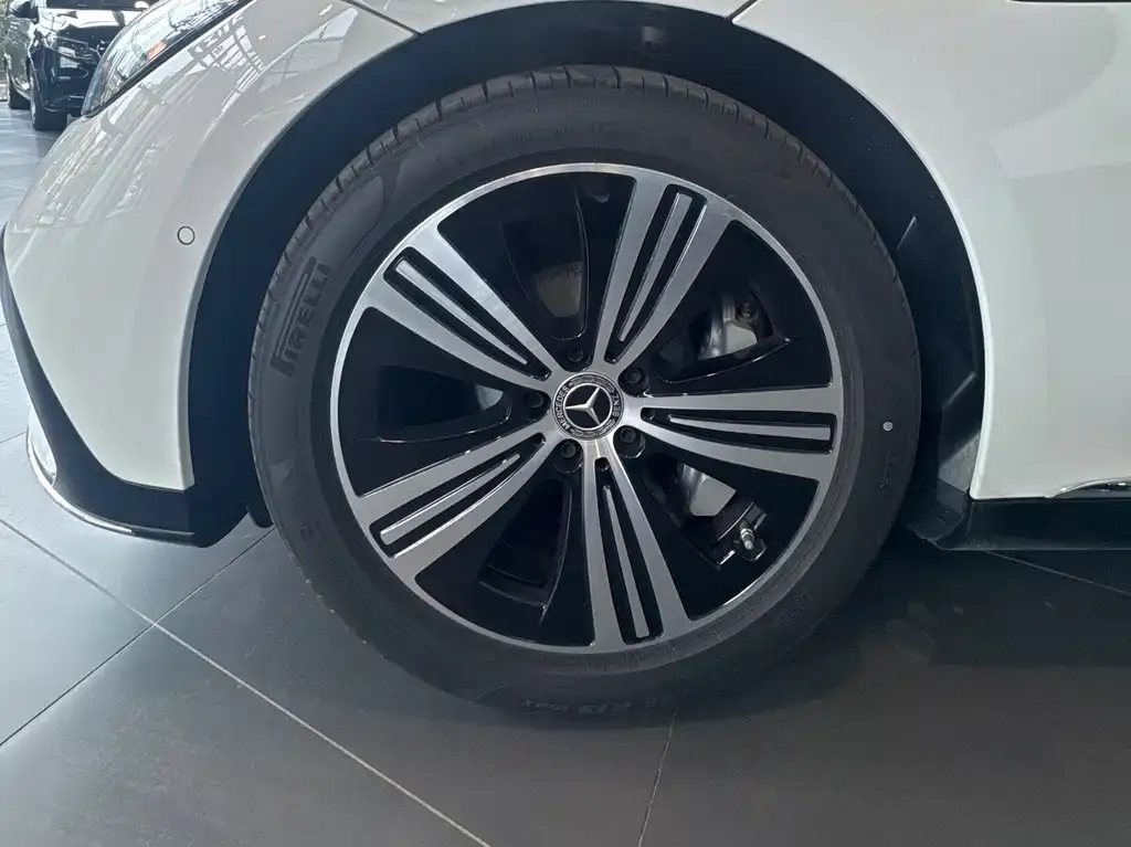 Mercedes-Benz EQE 2025 из CN, фото 2