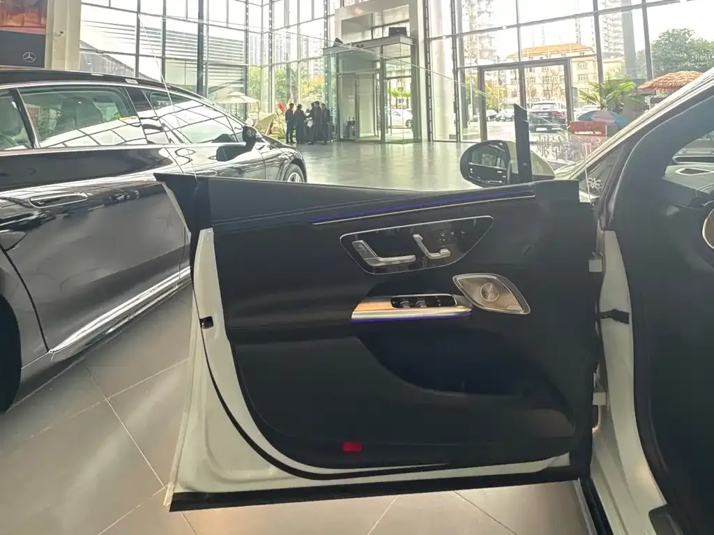 Mercedes-Benz EQE 2025 из CN, фото 8