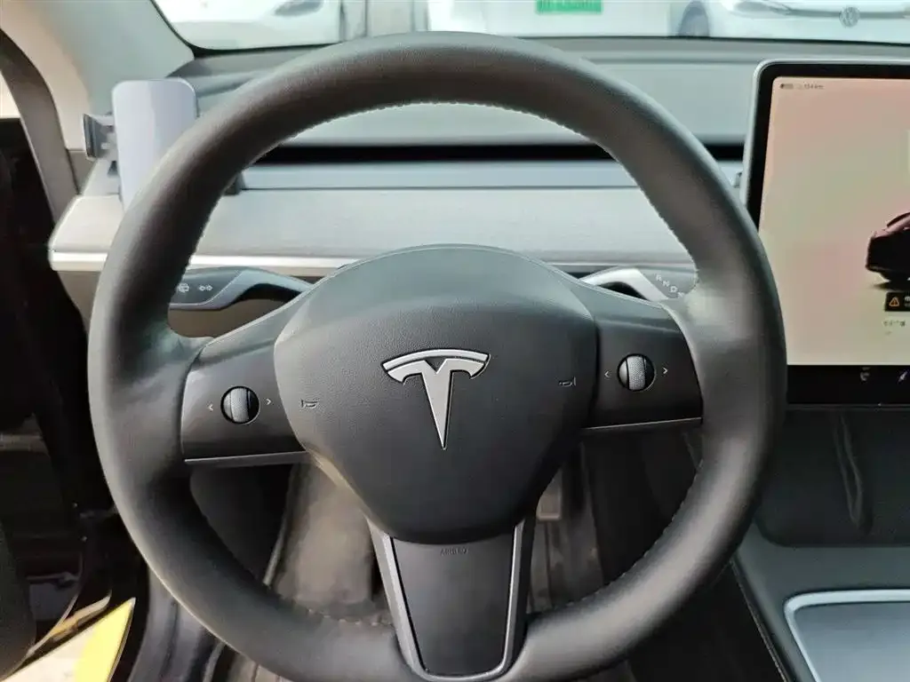 Tesla Model Y 2023 из CN, фото 2