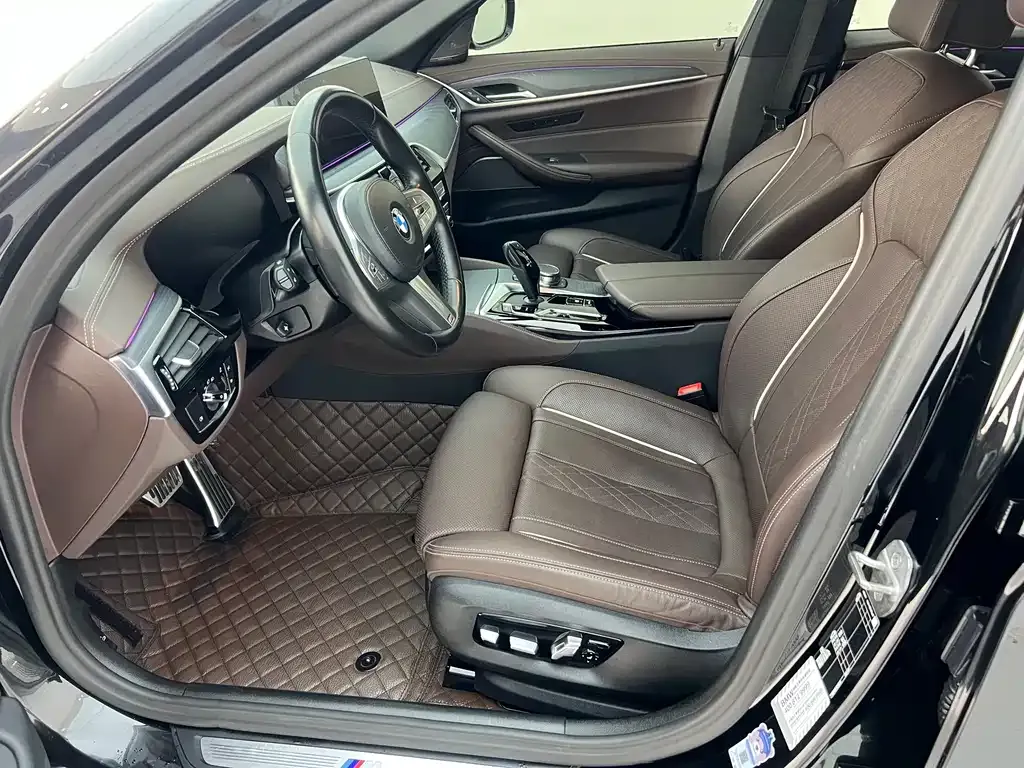 BMW 5 Series 2023 из CN, фото 6