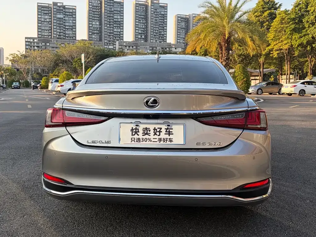 Lexus ES — фото 7