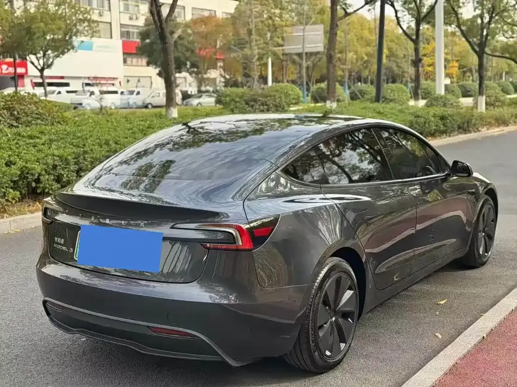 Tesla Model 3 — фото 5