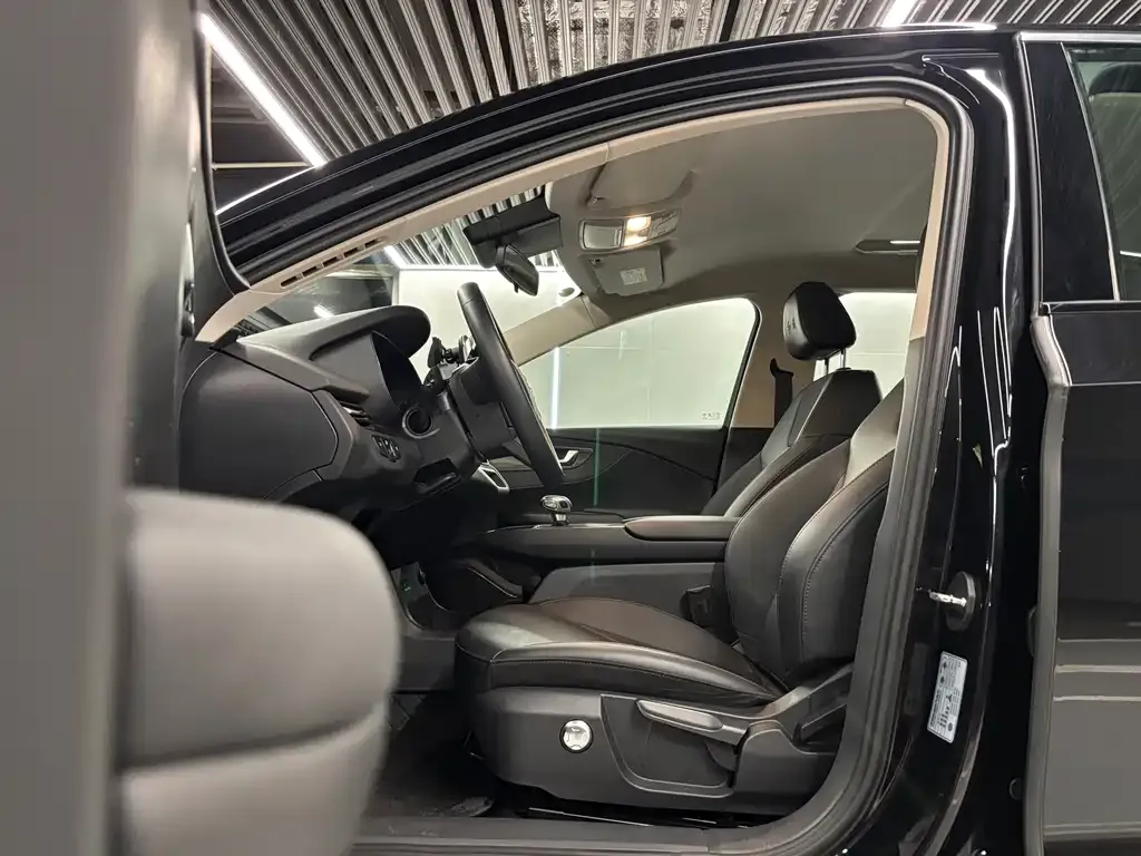 Hongqi E-QM5 2022 из CN, фото 9