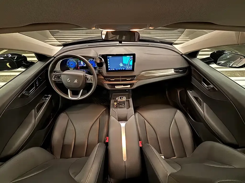 Hongqi E-QM5 2022 из CN, фото 10
