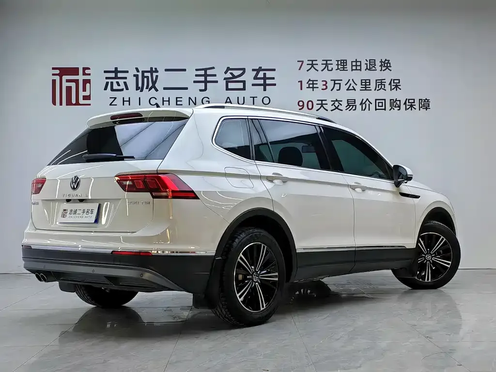 Volkswagen Tiguan L — фото 9
