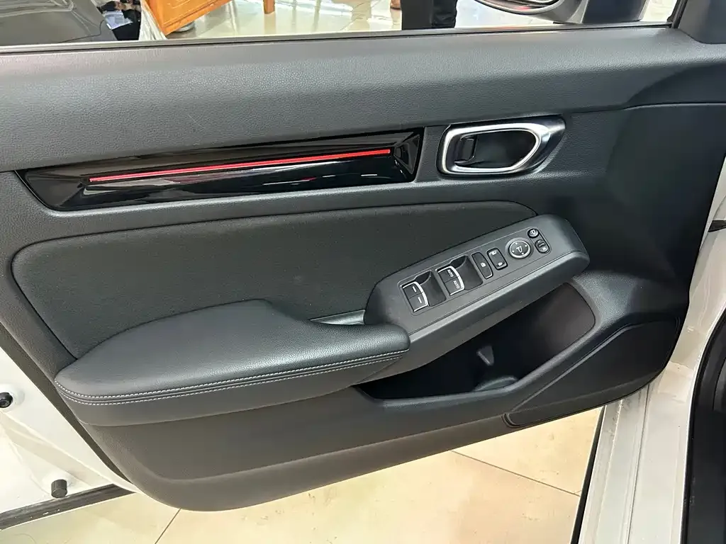 Honda Civic 2023 из CN, фото 2