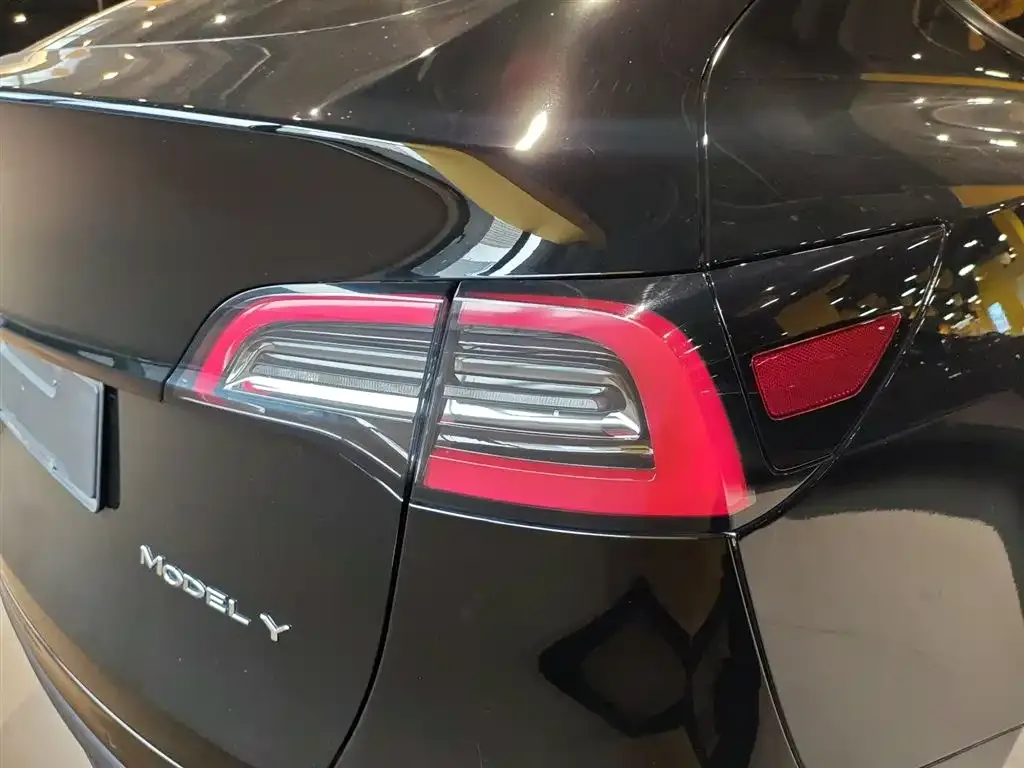 Tesla Model Y 2023 из CN, фото 5