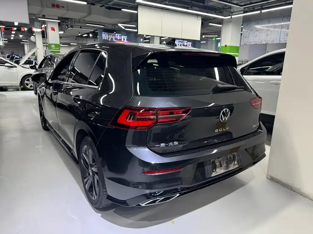 Volkswagen Golf 2024 из CN, фото 8