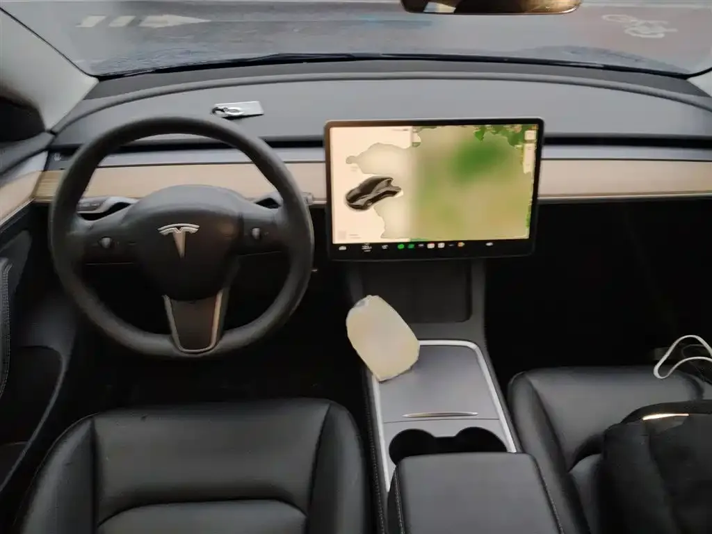 Tesla Model 3 — фото 5