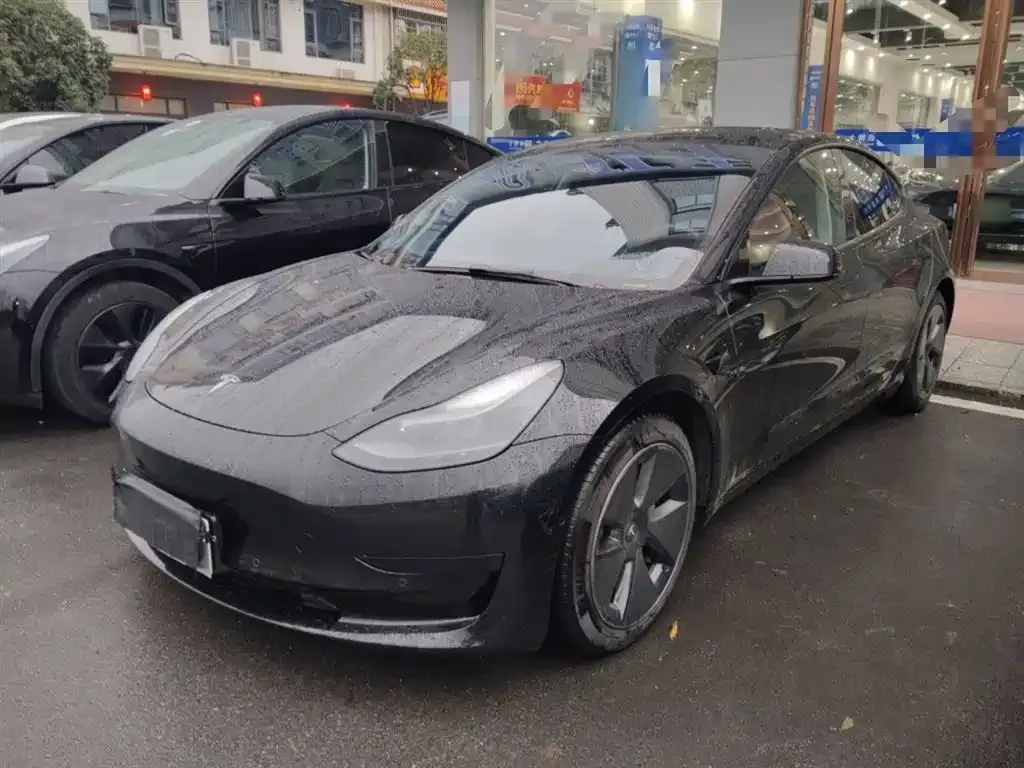 Tesla Model 3 — фото 4