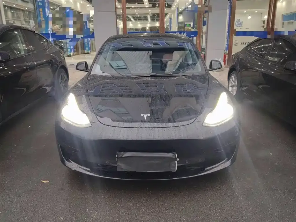 Tesla Model 3 — фото 8