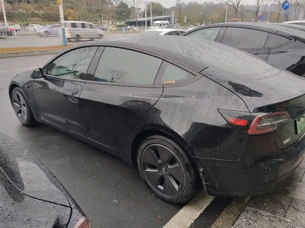 Tesla Model 3 — фото 2