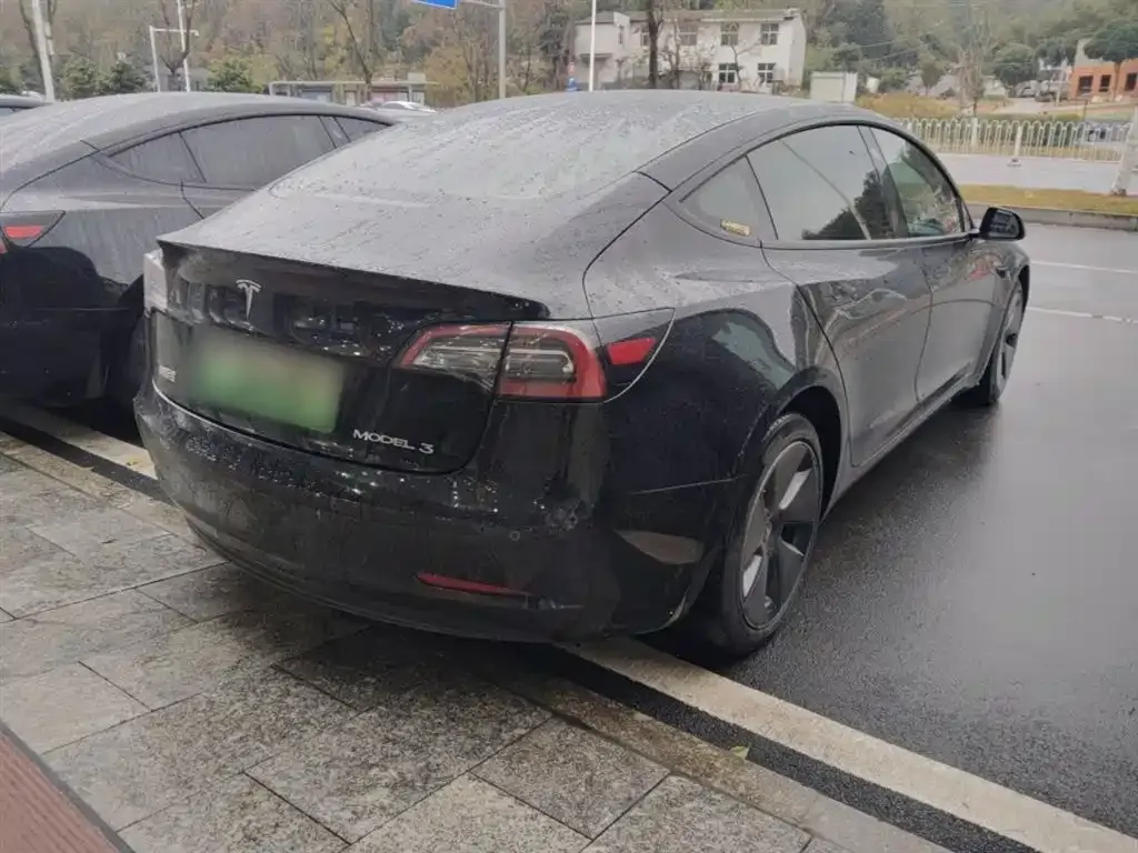 Tesla Model 3 — фото 6