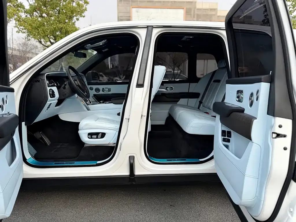 Rolls-Royce Cullinan 2021 из CN, фото 4