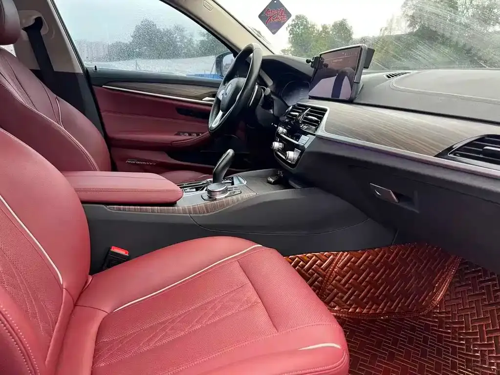 BMW 5 Series 2023 из CN, фото 3