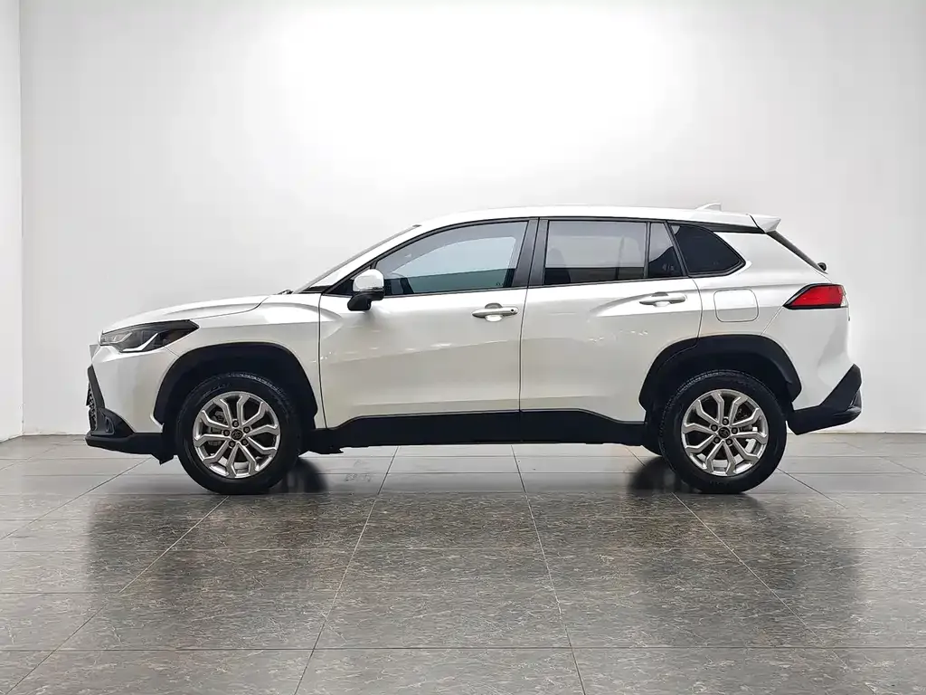 Toyota Frontlander 2023 из CN, фото 9