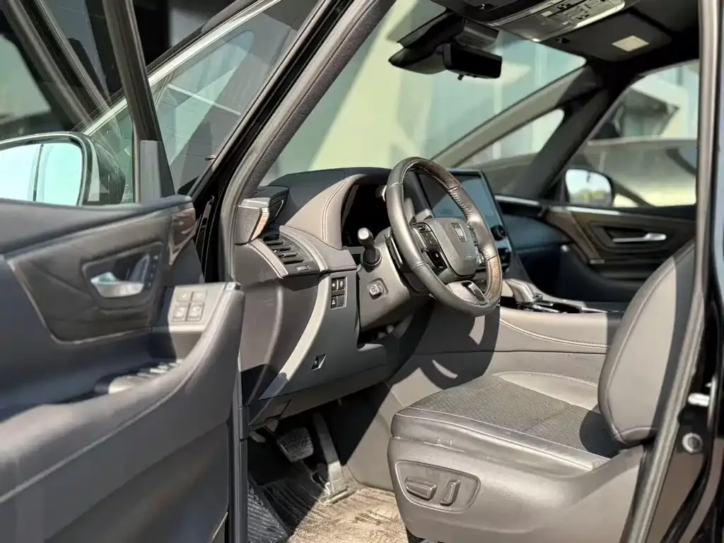 Toyota Vellfire 2024 из CN, фото 4