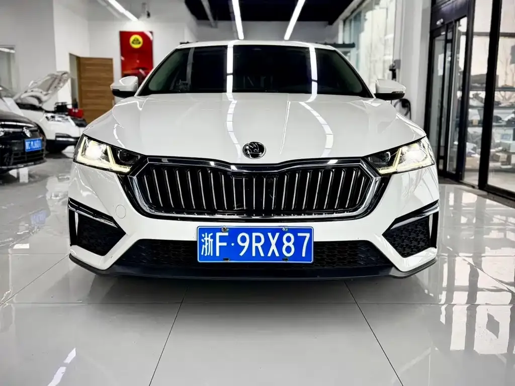 Skoda Octavia — фото 6