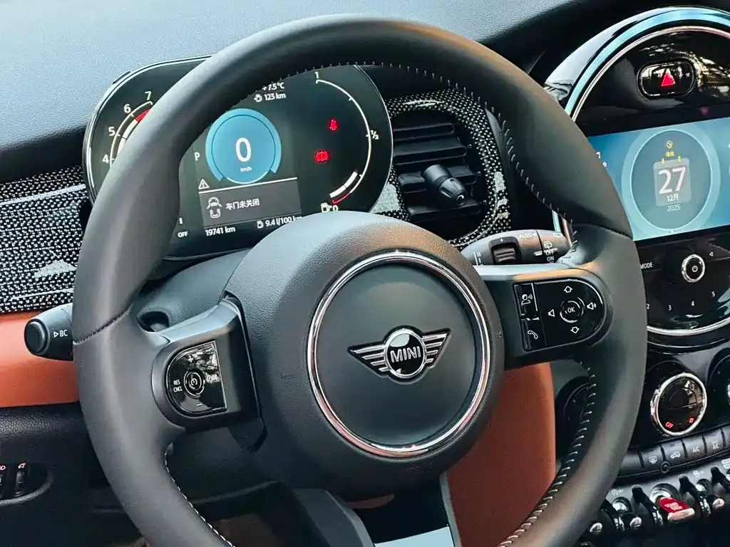 MINI Cooper (3-door) 2021 из CN, фото 4